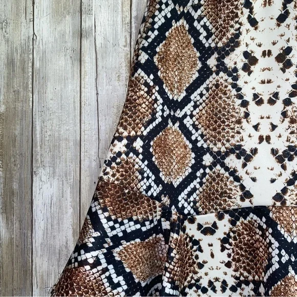 Nasty Gal Taupe Snake Print Flippy Hem Mini Skirt High Rise Y2K Size 6 - Picture 4 of 5
